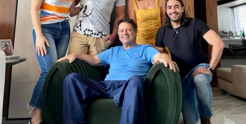 Quatro dias após deixar hospital, prefeito de Catalão se recupera bem e posta foto com a família