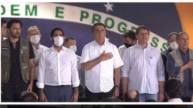 Em Goiás, Bolsonaro diz que é preciso enfrentar o vírus e “não ir pra debaixo da cama”