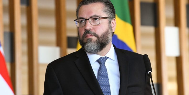 Ernesto Araújo pede demissão do Ministério das Relações ExterioresErnesto Araújo pede demissão do Ministério das Relações Exteriores