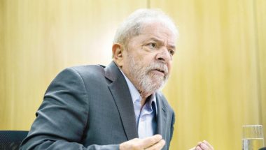 Fachin anula decisões e torna Lula elegível novamente