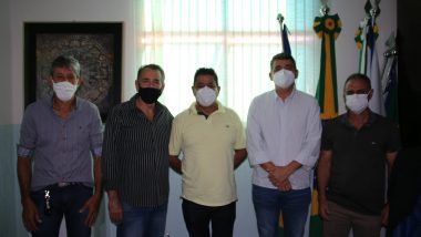 Urias Olegário recebe visita do prefeito Sebastião Rodrigues Filho (Rodrigo Cebola) e do ex-prefeito Romário Vieira da Rocha