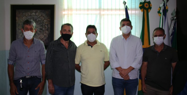 Urias Olegário recebe visita do prefeito Sebastião Rodrigues Filho (Rodrigo Cebola) e do ex-prefeito Romário Vieira da Rocha