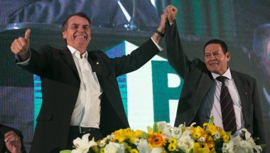 General Mourão é cotado para disputar Presidência contra Bolsonaro
