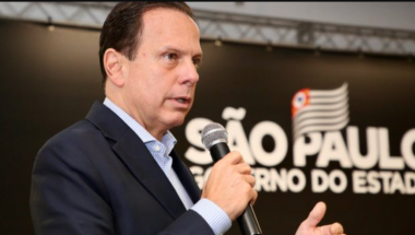 Doria a Bolsonaro: “Além de Coronavac, o Butantan é especialista em anti-rábica. Fique tranquilo, vou te vacinar”