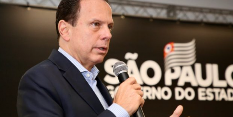 Doria a Bolsonaro: “Além de Coronavac, o Butantan é especialista em anti-rábica. Fique tranquilo, vou te vacinar”