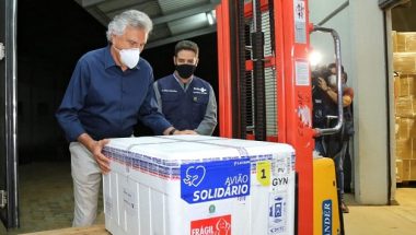 Goiás recebe mais 187.750 vacinas contra a covid-19