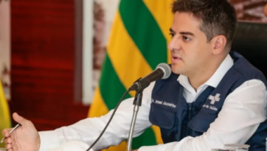 Governo anuncia vacinação contra covid por ordem decrescente de idade em Goiás