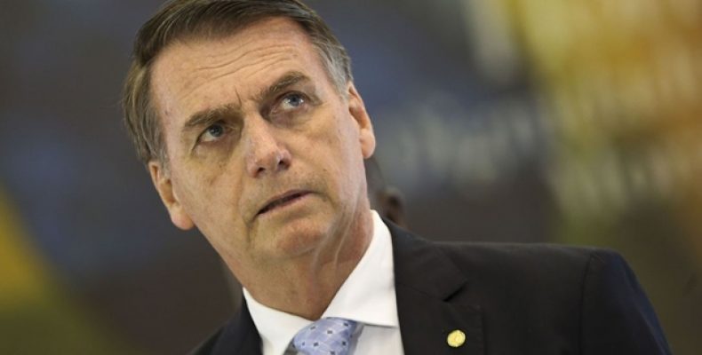 Personalidades protocolam pedido de impeachment contra Bolsonaro