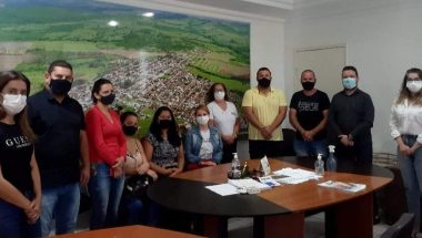 Prefeito de Ouvidor Cebinha recebeu em seu gabinete grupo idealizadores da Associação  Deficiências