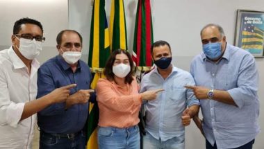 Despanchando: Luiz Sampaio recebe prefeito de Colinas do Sul – Paulino Batista Vieira