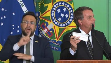 Contrariando dados científicos, Bolsonaro quer derrubar obrigatoriedade de máscara