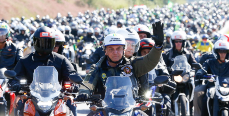 Passeio de moto de Bolsonaro custou R$ 1,2 milhão ao governo
