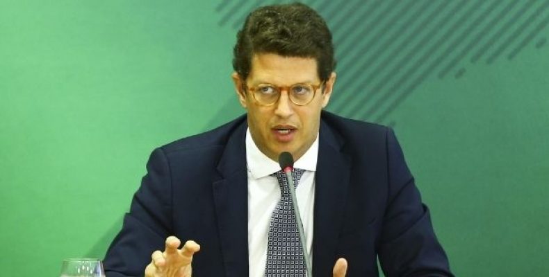 Possibilidade de prisão preventiva de Ricardo Salles ameaça o Palácio do Planalto