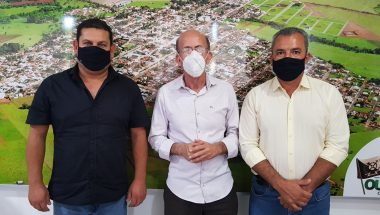 Prefeito e vice-prefeito de Ouvidor recebem o deputado federal Rubens Otoni e comitiva