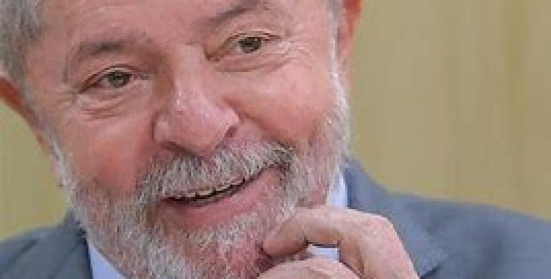 Lula vence Bolsonaro em todos os cenários, aponta pesquisa