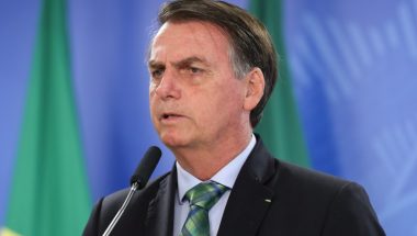 Bolsonaro pede para prestar depoimento presencial à PF, e STF suspende julgamento