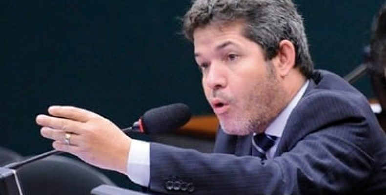 Waldir “banca” Daniel e trabalha por projeto ao Senado da República