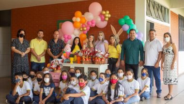 OUVIDOR: Secretarias de Ação Social e Educação realizam a distribuição de mil ovos de Páscoa
