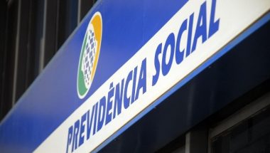 Em greve, servidores do INSS de Goiânia e Anápolis protestam em agências da Previdência Social