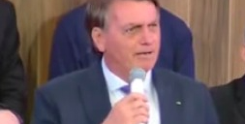 Em visita a Goiás, Bolsonaro condena exploração de minérios em Catalão