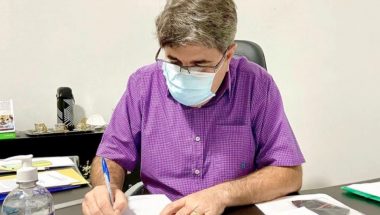 Câmara de Silvânia cassa prefeito por contratos irregulares na prefeitura