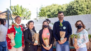 Secretaria do Meio Ambiente realiza palestras e distribuição de mudas em Ouvidor