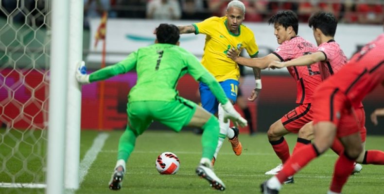 Neymar marca duas vezes de pênalti e Brasil goleia Coreia do Sul em amistoso