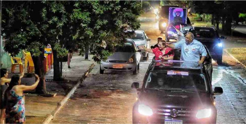 Luiz Sampaio e Dra. Gizelda realizaram grande carreata no bairro Castelo Branco