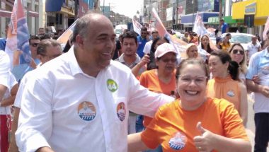 Na reta final da campanha, Luiz Sampaio e Dra. Gizelda faz caminhada no centro de Catalão