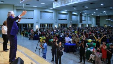 Governo de Goiás concede progressão salarial para profissionais da Educação
