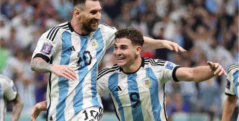 Argentina vence Croácia e se garante na decisão da Copa do Mundo