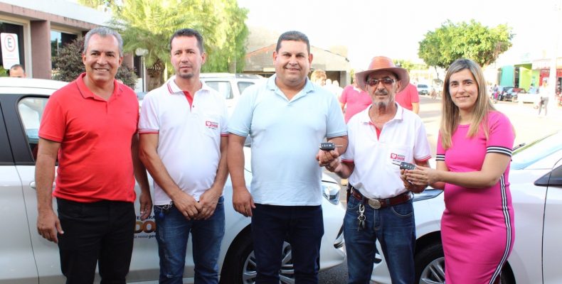 OUVIDOR: Prefeito Cebinha Nascimento entrega dois veículos no valor R$ 196 mil para à Saúde