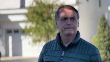 Bolsonaro admite que cometeu “deslizes” em seu governo