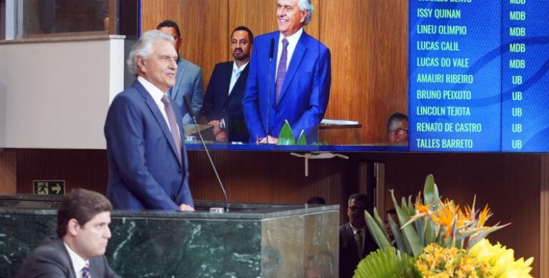 Caiado participa da posse de novos diretores da Assembleia Legislativa