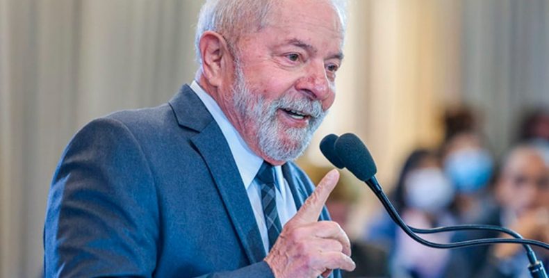 Lula lança novo Bolsa Família de R$ 600 reais e adicional de R$ 150 por criança de até 6 anos