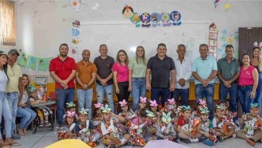 Páscoa: Prefeitura de Ouvidor entrega ovos de páscoa a todos os alunos da rede municipal de ensino