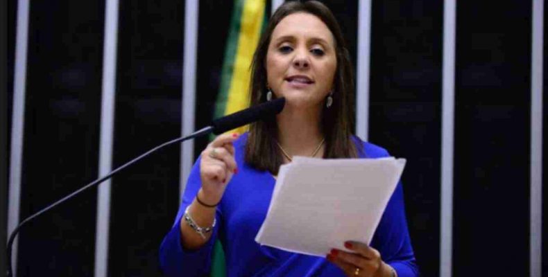 Podemos de Renata Abreu fecha federação com o PSDB de Eduardo Leite