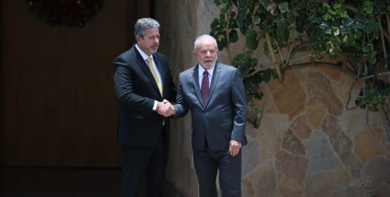 Lula se encontra com Lira para tratar de “pautas econômicas”
