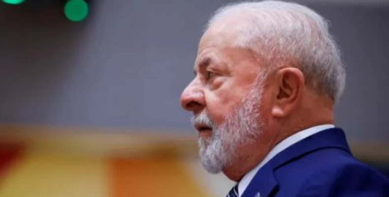 Lula passará por cirurgia no quadril no segundo semestre