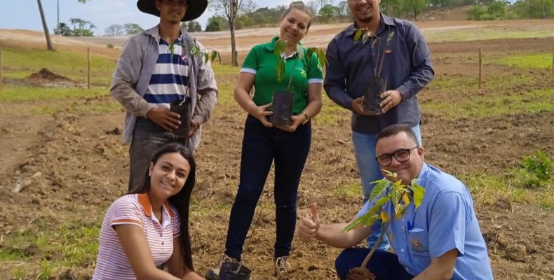 ANHANGUERA: Dia da Árvore é celebrado com plantio de mudas nativas