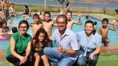 Brincadeiras e manhã de piscina animam Dia das Crianças em Anhanguera