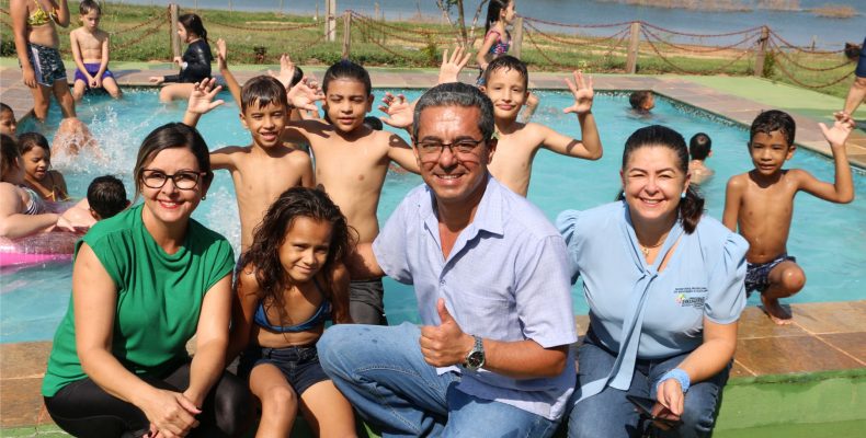 Brincadeiras e manhã de piscina animam Dia das Crianças em Anhanguera