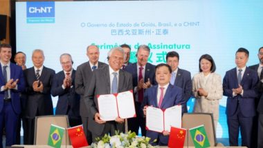 Empresa chinesa de sistemas de energia limpa anuncia instalação em Goiás
