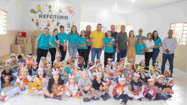 Páscoa — Prefeitura de Ouvidor entrega Ovos de chocolate a todos os alunos da rede municipal de ensino