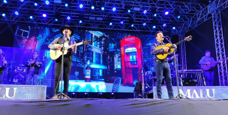 Dupla Di Paullo & Paulino foi a atração na penúltima noite da 23ª ExpoCampo