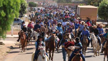 Cavalgada da 23ª Expo Campo 2024 abre programação oficial da feira