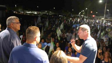 Douglas Sertório e Bruno Saran arrastam multidão em carreata, comício e buzinaço no bairro Santa Catarina, em Campo Alegre de Goiás