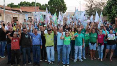 ELEIÇÕES 2024 / OUVIDOR: Cebinha e Nelci fazem caminhada ao lado de eleitores