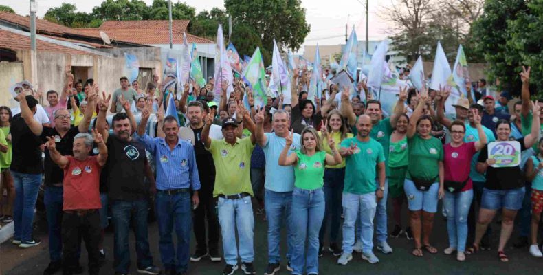 ELEIÇÕES 2024 / OUVIDOR: Cebinha e Nelci fazem caminhada ao lado de eleitores