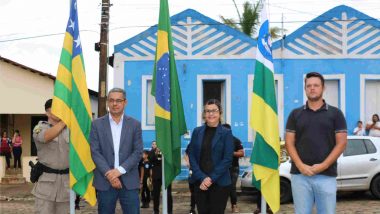 Ato cívico celebra aniversário de 71 anos da cidade de Anhanguera